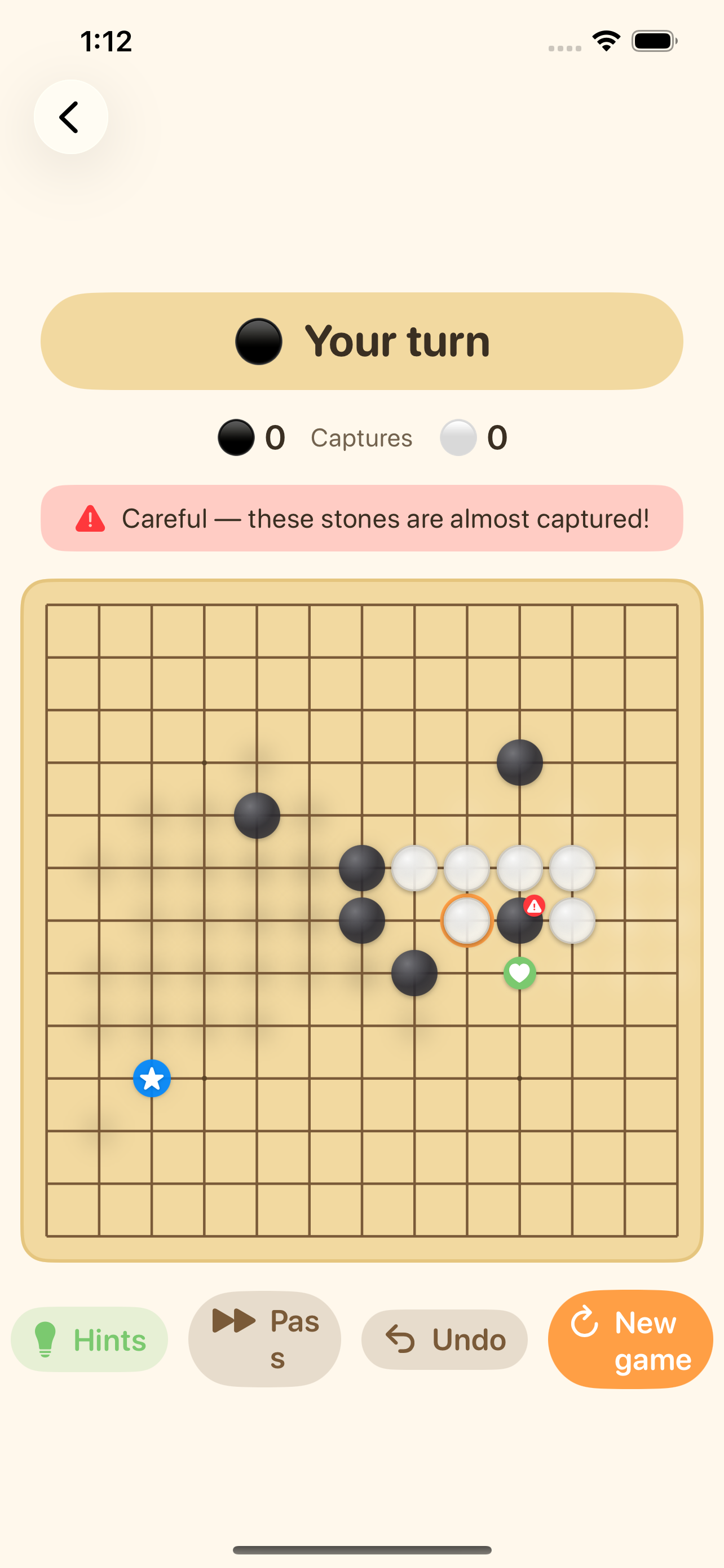 顏色提示 — 紅色提醒子快被吃、綠／橘／藍星